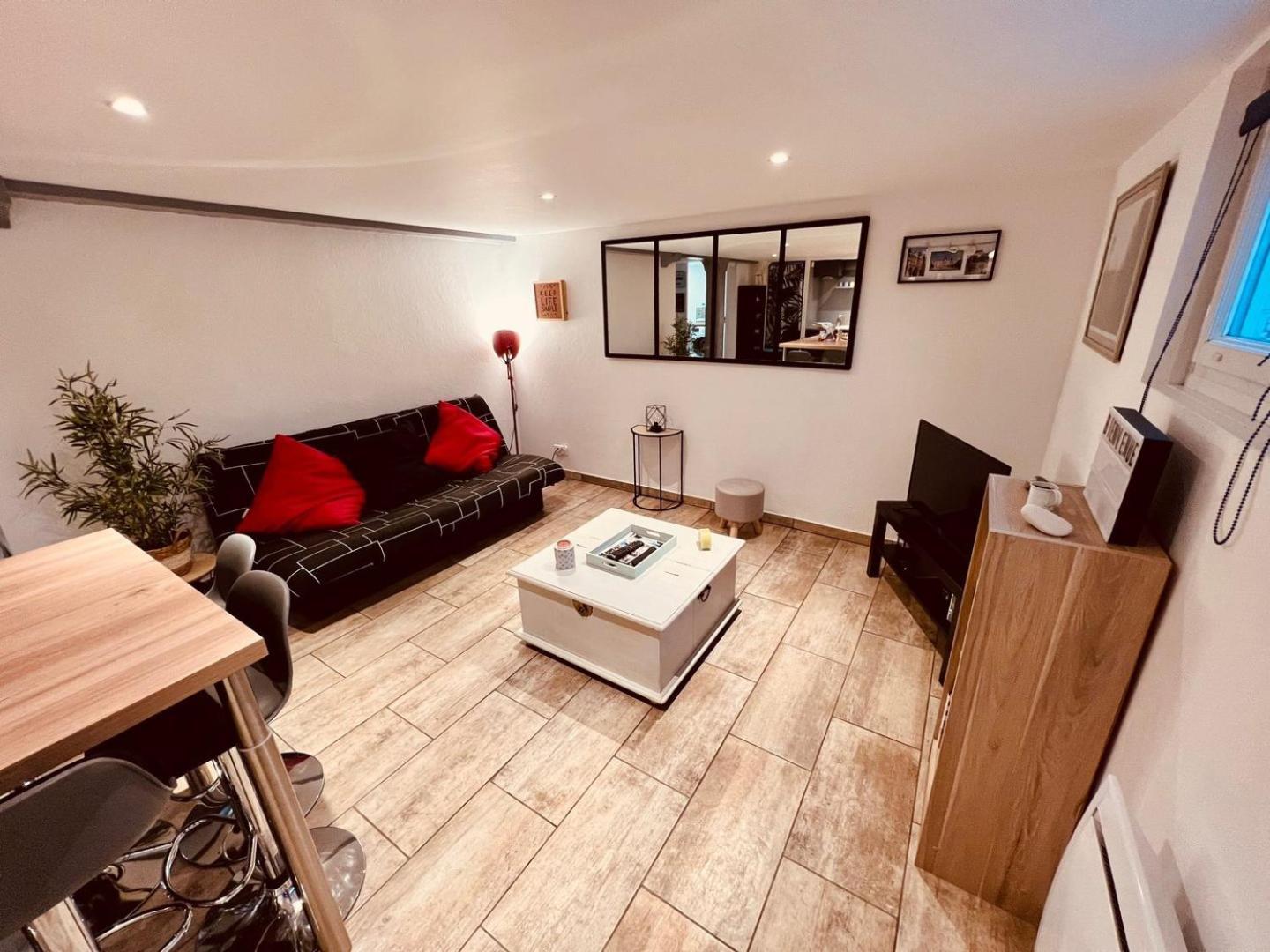 Ferienwohnung Le Camille Charming With Garden 5 Min Chu Poitiers Exterior foto